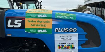 Brazilian Ministry of Agriculture Boosts Agricultural Development in Paraná with Equipment Delivery