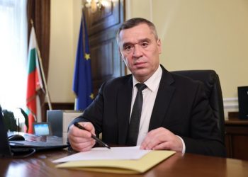 Bulgarian Ministers Visit Hailstorm-Affected Region to Assess Damage and Plan Relief Measures