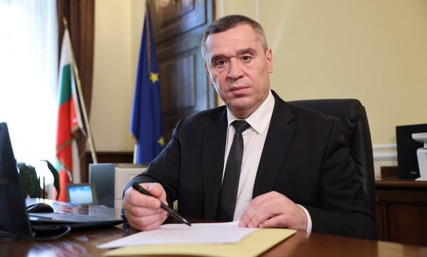 Bulgarian Ministers Visit Hailstorm-Affected Region to Assess Damage and Plan Relief Measures