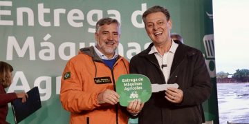 Boosting Agricultural Efficiency: New Machinery Delivered to Rural Areas in Rio Grande do Sul