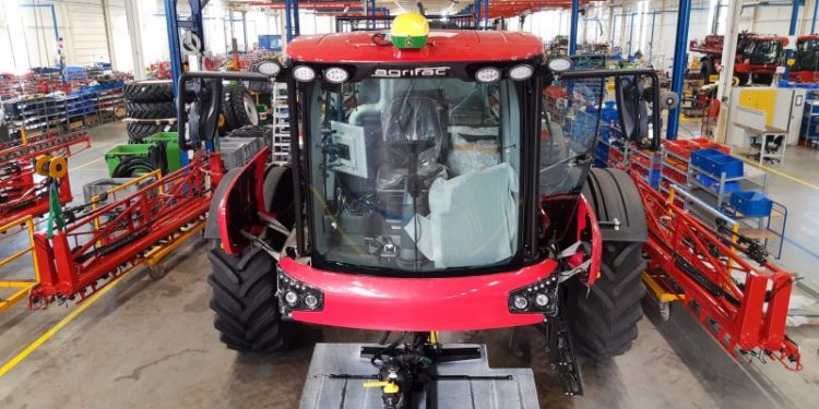 A New Chapter: Coopman Roeland’s Departure from Agrifac